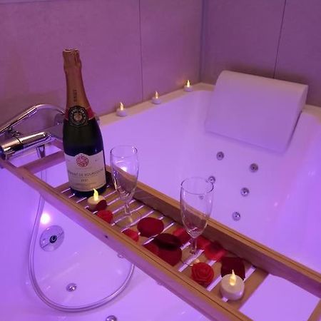 L'Atelier Des Reves Un Moment Magique Spa Prive Beaune  Exterior foto